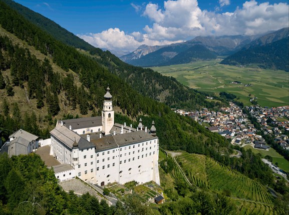 Conferenza: Abbazia Monte Maria Storia, conservazione, rigenerazione Conferenza: Abbazia Monte Maria Storia, conservazione, rigenerazione