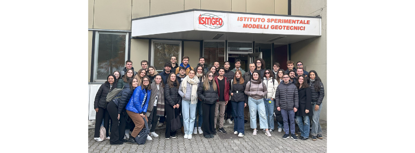 Il corso di Geotecnica in visita didattica presso l’Istituto Sperimentale Modelli Geotecnici, ISMGEO S.r.l. Il corso di Geotecnica in visita didattica presso l’Istituto Sperimentale Modelli Geotecnici, ISMGEO S.r.l.