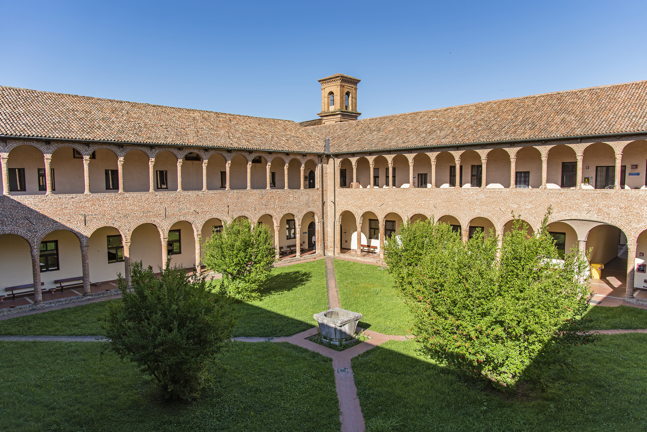 Chiostro S. Maria delle Grazie.jpg