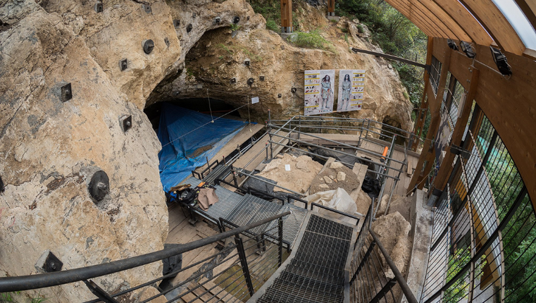 Archeologia | Unife scopre le collezioni di ciottoli verdi dei Neandertal di 40 mila anni fa