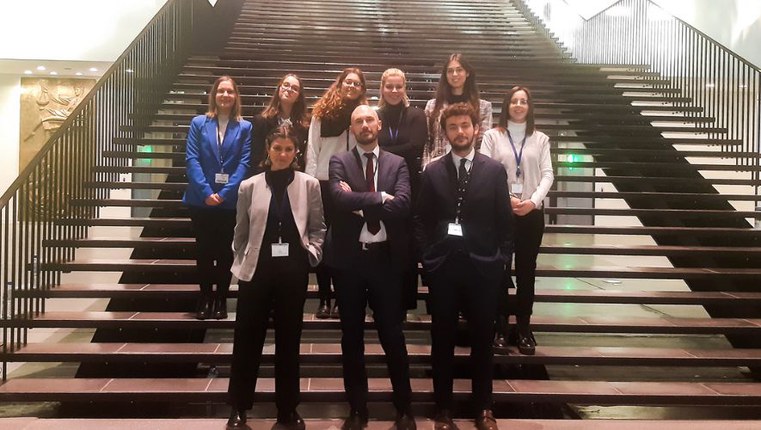 EU Law Moot Court Competition | Sei studentesse di Giurisprudenza vincono la competizione e visitano la Corte di Giustizia dell’UE