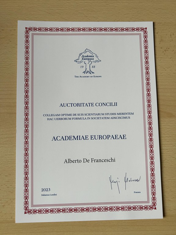 diploma de franceschi.jpg