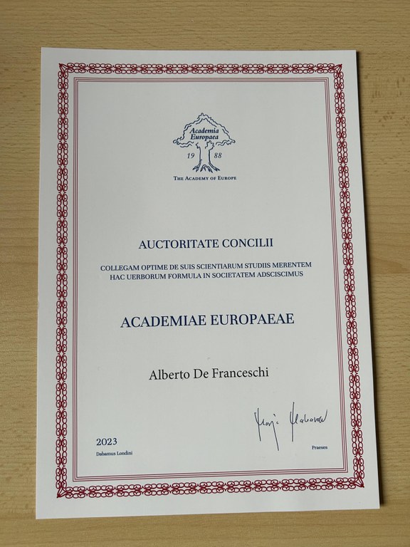 diploma de franceschi.jpg