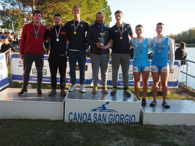 Gran fondo 2022 - medaglia d'oro.jpg