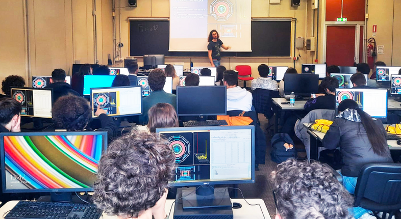 Masterclass INFN | Anche a Unife ragazze/i delle superiori alla scoperta delle ricerche del CERN e della fisica medica
