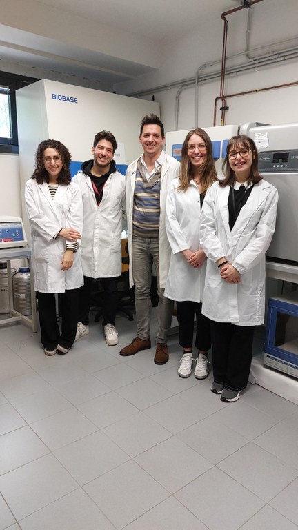 gruppo ricerca Prof. Bonora.jpg