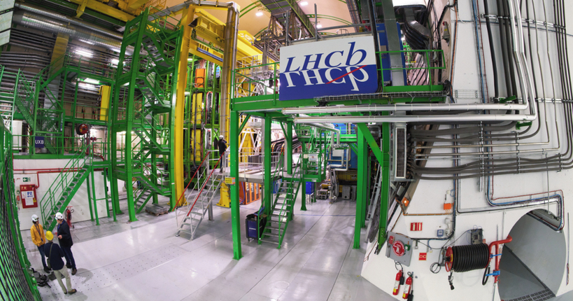 Fisica delle Particelle | Dall’esperimento LHCb del CERN nuovi indizi sulla differenza tra materia e antimateria. Anche Unife nel team della scoperta