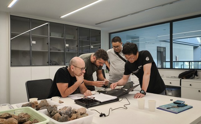 gruppo di ricerca peresani cina