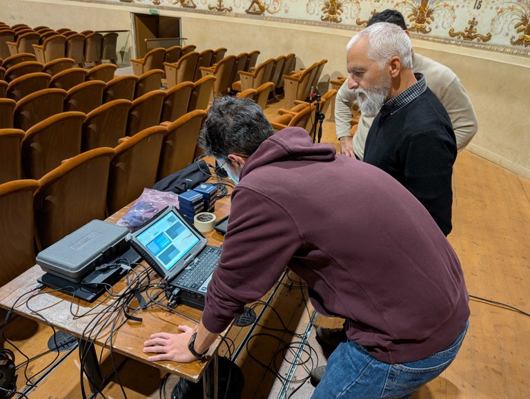 Teame Unife prof. Pompoli al lavoro in Teatro.jpg