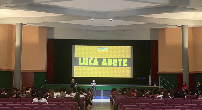 Orientamento | Luca Abete a Unife con il progetto #NonCiFermaNessuno nell'ambito del percorso Scelgo Consapevolmente Orientamento | Luca Abete a Unife con il progetto #NonCiFermaNessuno nell'ambito del percorso Scelgo Consapevolmente