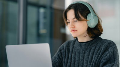 Lauree a distanza 2026/27: cinque nuovi corsi all’Università di Ferrara