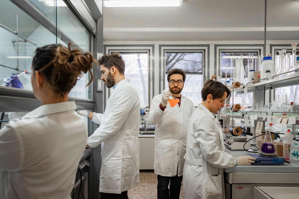 Laboratorio GATE - Gian Paolo Barbieri.jpg — Università degli studi di ...