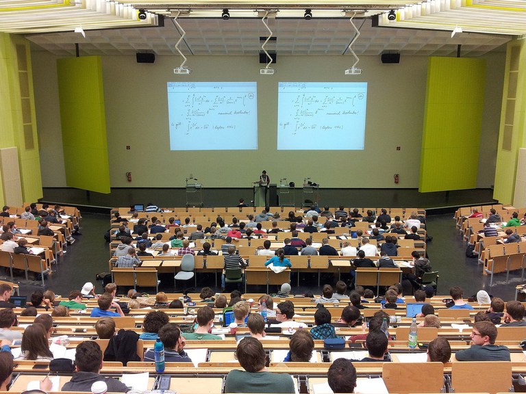 Aula universitaria.jpg