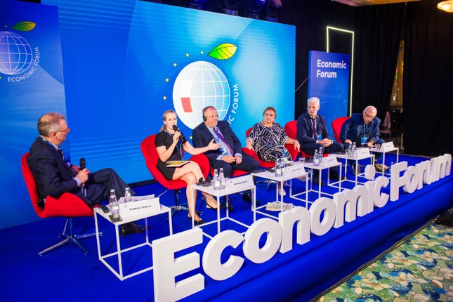 UNESCO Chair participates in the 33rd Economic Forum in Karpacz