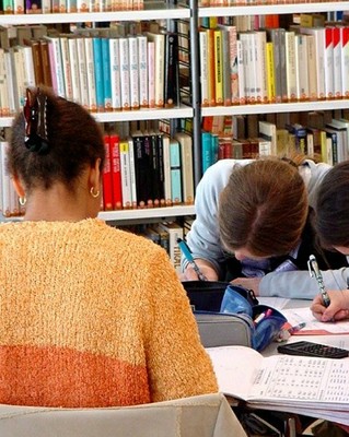 Studenti sala lettura